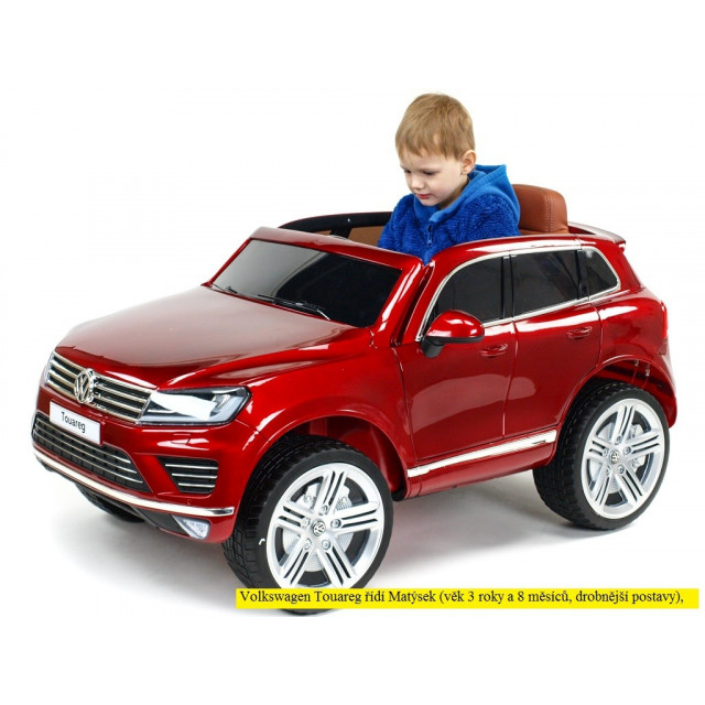Volkswagen Touareg s 2.4G DO, EVA kolesami, otváracími dverami, LED, FM, USB, modrá metalíza