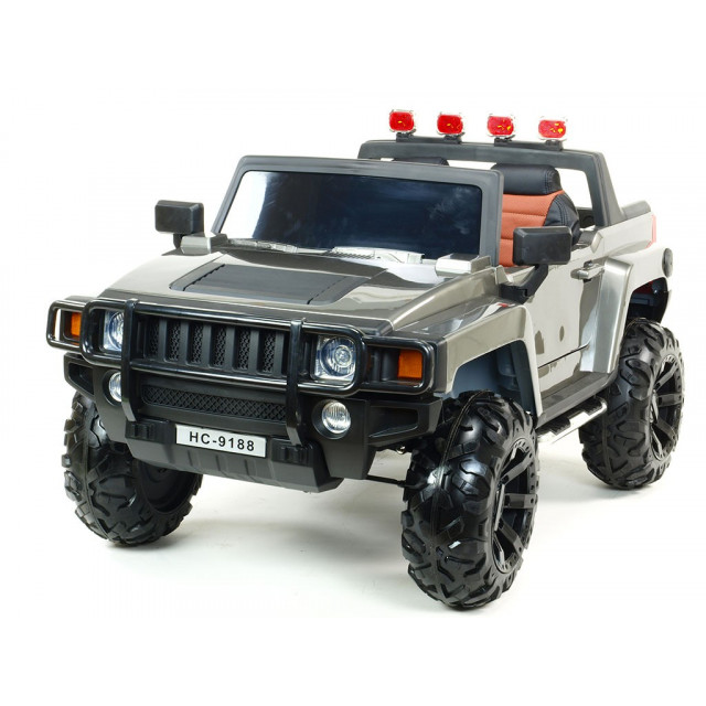 2-stný Hummer Simba s 2,4G DO,EVA kolesami,kývajúcimi nápravami,tlmičmi,USB,TF,Mp3,voltmetrom,čalunenou sedačkou,strieborná met.