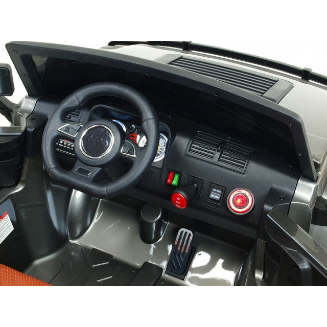 2-stný Hummer Simba s 2,4G DO,EVA kolesami,kývajúcimi nápravami,tlmičmi,USB,TF,Mp3,voltmetrom,čalunenou sedačkou,strieborná met.