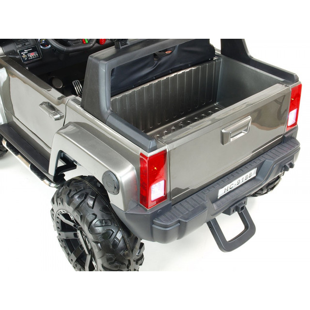 2-stný Hummer Simba s 2,4G DO,EVA kolesami,kývajúcimi nápravami,tlmičmi,USB,TF,Mp3,voltmetrom,čalunenou sedačkou,strieborná met.