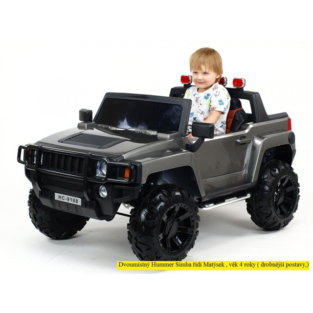 2-stný Hummer Simba s 2,4G DO,EVA kolesami,kývajúcimi nápravami,tlmičmi,USB,TF,Mp3,voltmetrom,čalunenou sedačkou,strieborná met.
