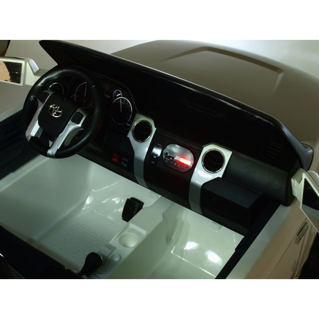 Najväčšie elektrické autíčko Toyota Thundra 24V s 2.4G DO,otváracími dverami,USB, TF,Mp3,LED svetlami, svietiaciou rampou,čierne