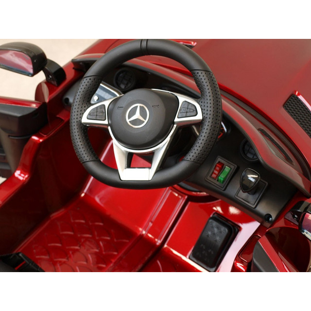 Mercedes - Benz S63 AMG, s 2.4G DO, pérovaním obidvoch náprav, EVA kolesami,12V, jahodovo červený