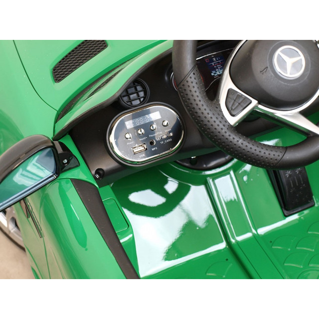 Mercedes - Benz S63 AMG, s 2.4G DO, pérovaním obidvoch náprav, EVA kolesami,12V, jahodovo červený