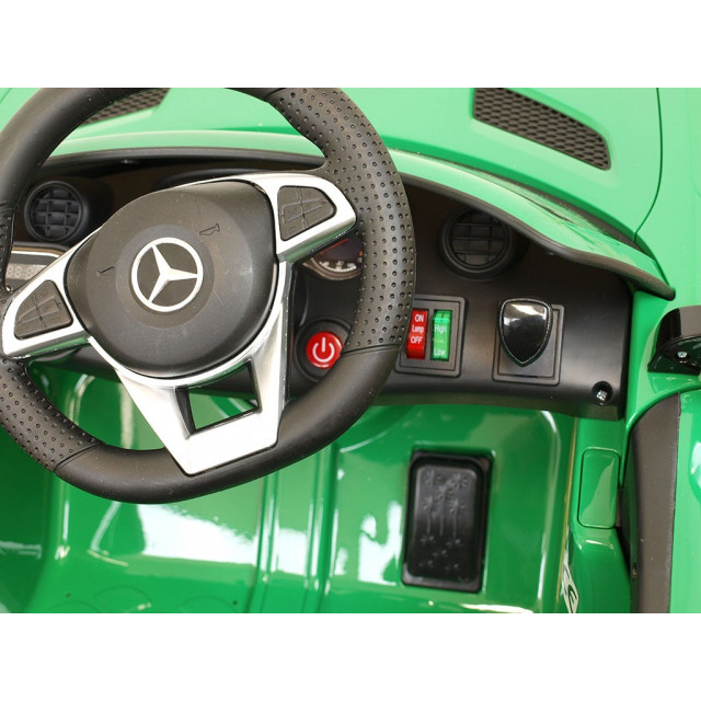 Mercedes - Benz S63 AMG, s 2.4G DO, pérovaním obidvoch náprav, EVA kolesami,12V, jahodovo červený