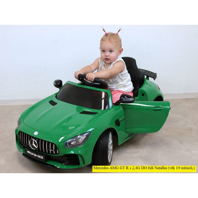 Mercedes - Benz S63 AMG, s 2.4G DO, pérovaním obidvoch náprav, EVA kolesami,12V, jahodovo červený