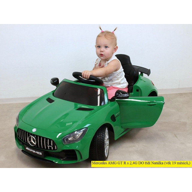 Mercedes - Benz S63 AMG, s 2.4G DO, pérovaním obidvoch náprav, EVA kolesami,12V, jahodovo červený