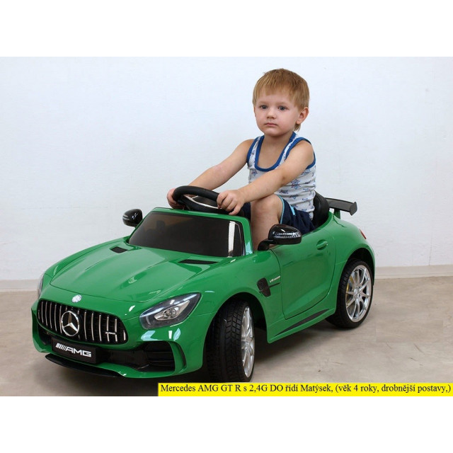 Mercedes - Benz S63 AMG, s 2.4G DO, pérovaním obidvoch náprav, EVA kolesami,12V, jahodovo červený