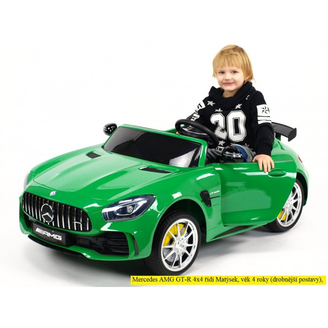 Mercedes - Benz S63 AMG, s 2.4G DO, pérovaním obidvoch náprav, EVA kolesami,12V, jahodovo červený