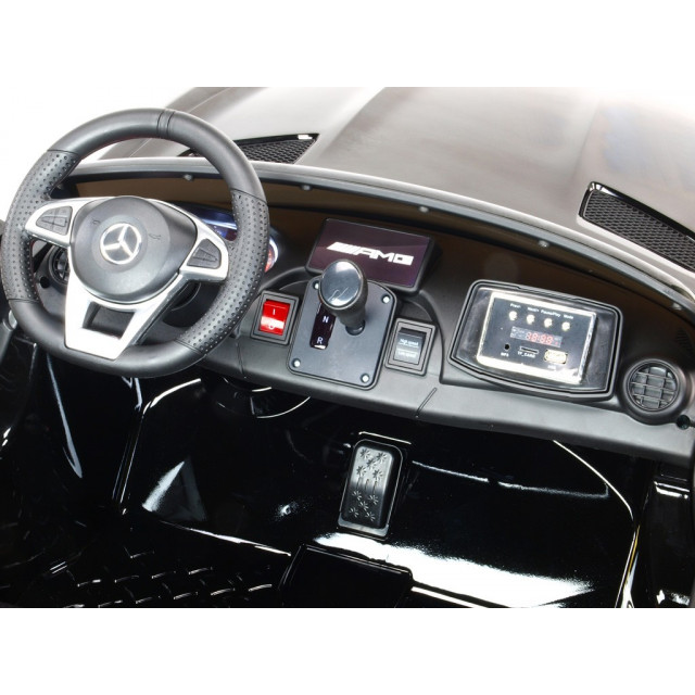 Mercedes - Benz S63 AMG, s 2.4G DO, pérovaním obidvoch náprav, EVA kolesami,12V, jahodovo červený