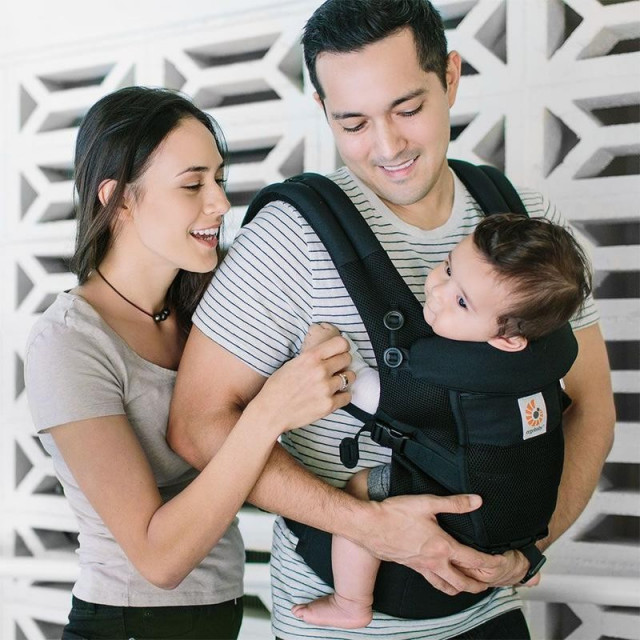 ERGOBABY | NOSIČ ADAPT - BLACK