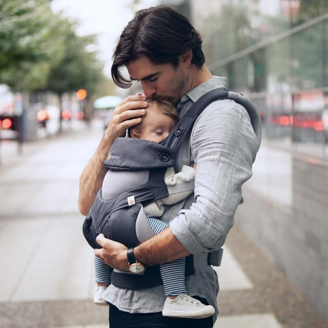 ERGOBABY | NOSIČ 360 - BLACK & CAMEL