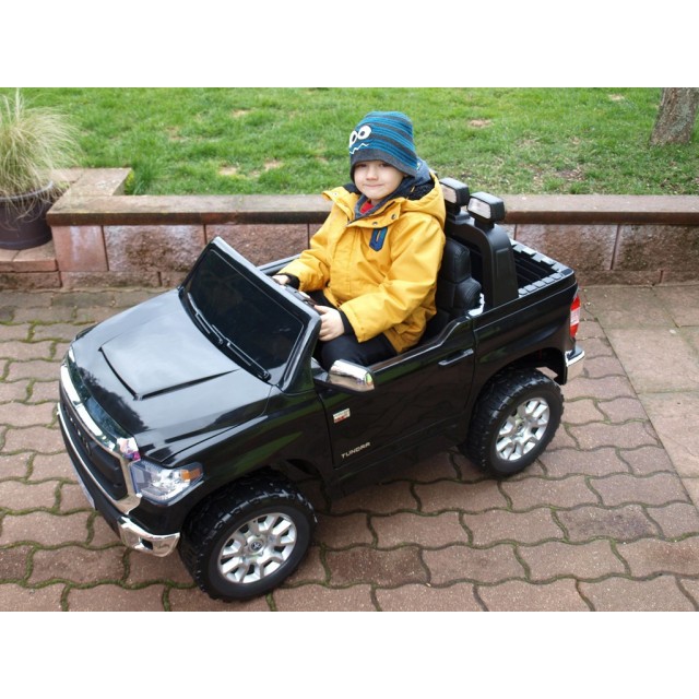 Elektrický džíp Toyota Tundra, stredná veľkosť, dvojmiestna