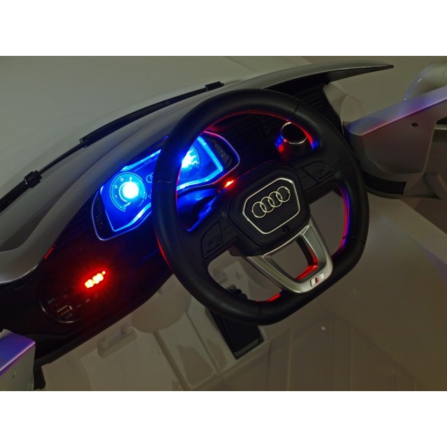 Audi Q5 NEW Policie