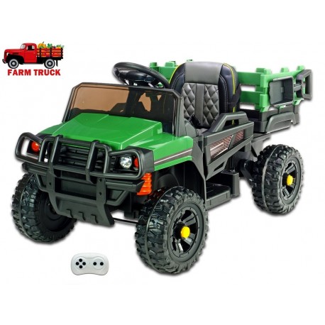 Farmárské auto s nákladnou korbou a lopatou