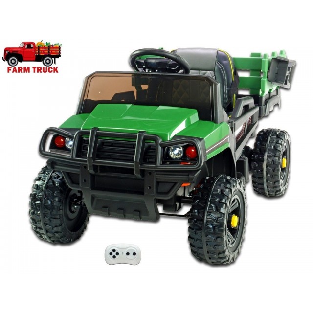 Farmárské auto s nákladnou korbou a lopatou