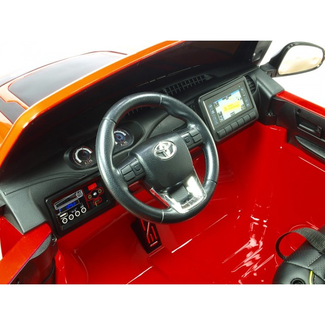 Toyota Hilux Rugged-X s 2.4G, 4x4 dvojmiestná