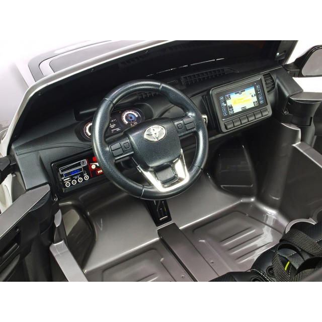 Toyota Hilux Rugged-X s 2.4G, 4x4 dvojmiestná