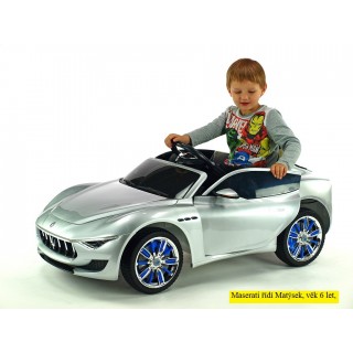 Maserati Alfieri s 2,4G, strieboná metalíza
