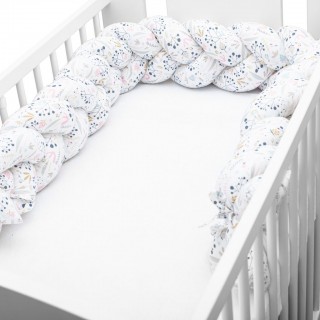 Ochranný mantinel do postieľky vrkoč New Baby Jarabinačky sivo-biely