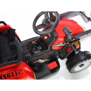 Elektrický traktor s funkčnou nakladaciou lyžicou
