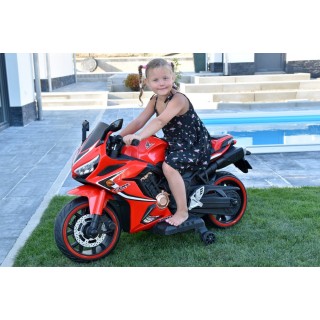 Cestná motorka CBR 650R s plynovou rukoväťou a nožnou brzdou