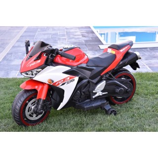 Cestná motorka Ninja R3 s plynovou rukoväťou a nožnou brzdou