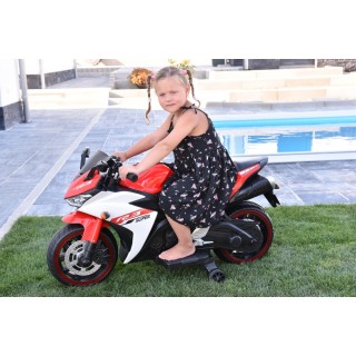 Cestná motorka Ninja R3 s plynovou rukoväťou a nožnou brzdou